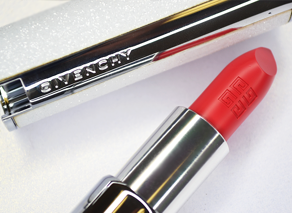 Givenchy Le Rouge in 320 Rouge Glace Close
