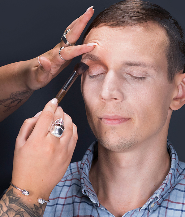 Easy skull Halloween makeup for men - Urban Decay Shapeshifter Palette eye sockets